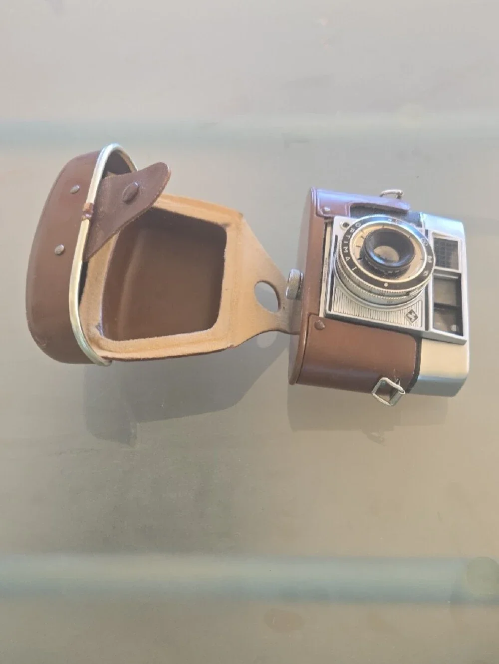 Unbranded Vintage Brown Protective VR/AR Headset Case with Carry Strap
